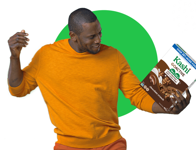 Man holding Kashi box